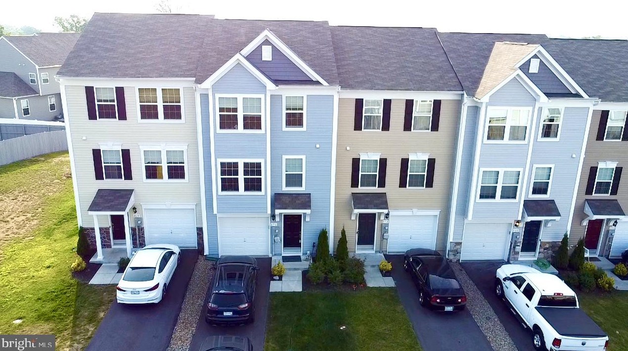 456 Rumbling Rock Rd, Hedgesville, WV 25427