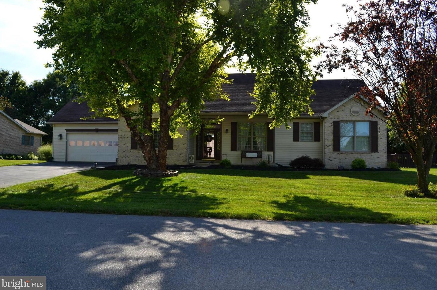 117 Yale Ln, Falling Waters, WV 25419