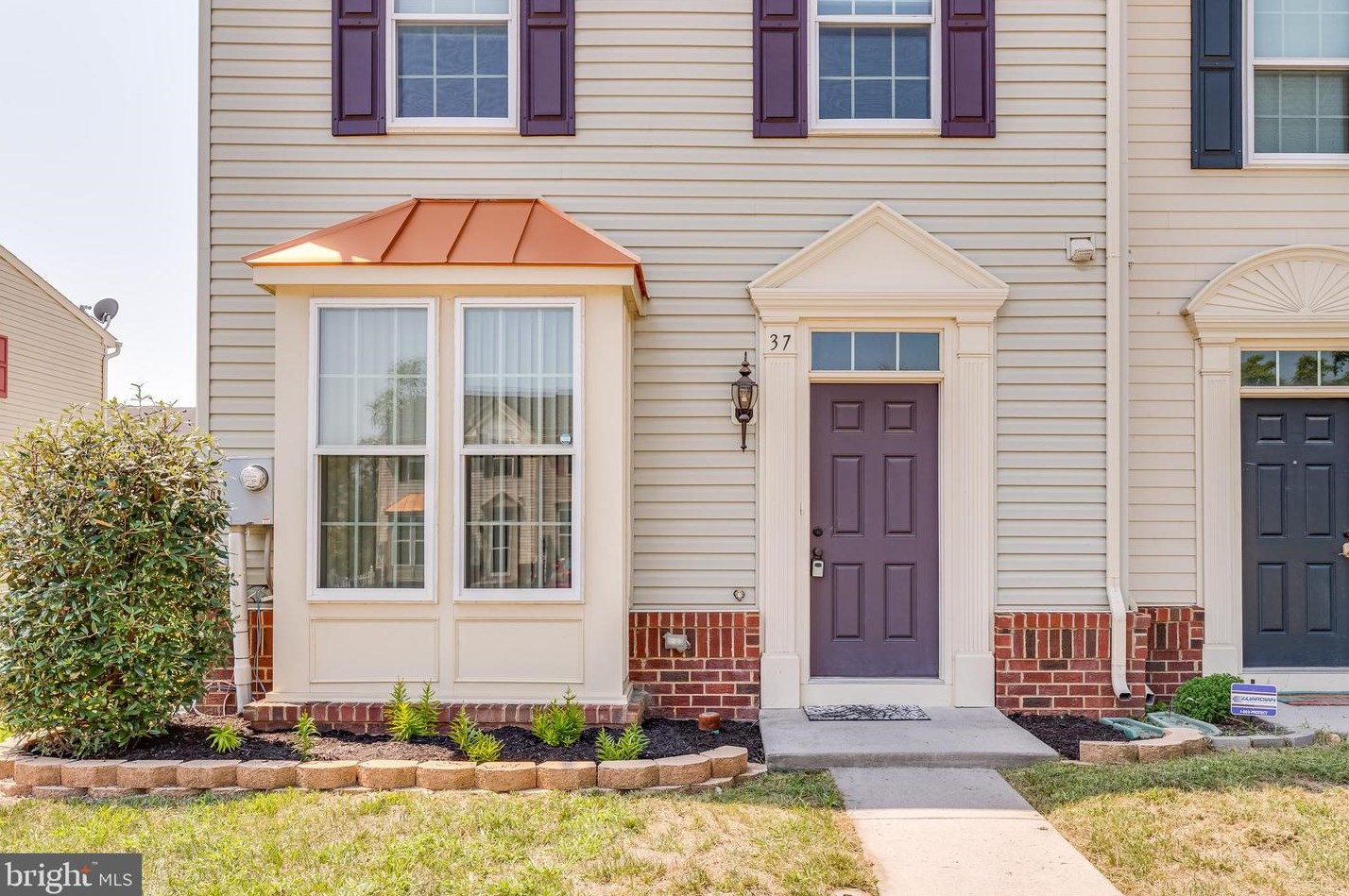 37 Mississippi Pt, Falling Waters, WV 25419