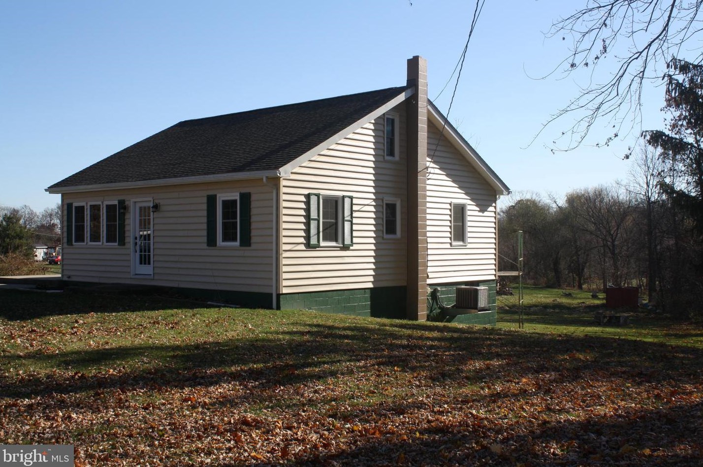 8144 Apple Harvest Dr, Martinsburg, WV 25403
