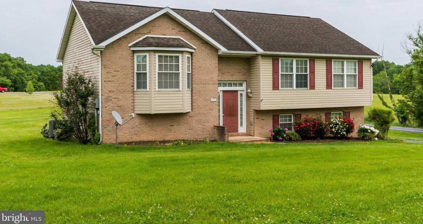 257 Compassion Dr, Martinsburg, WV 25405-3083
