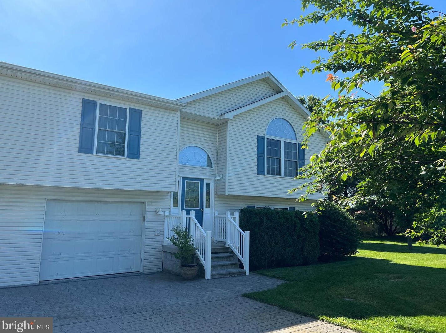 308 Hollida Ln, Martinsburg, WV 25404-0413
