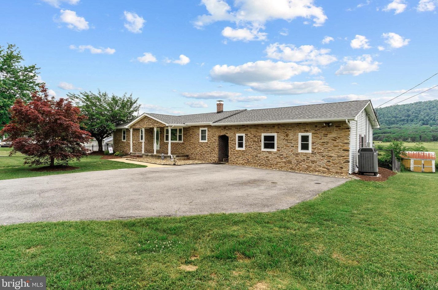 1619 Reunion Corner, Gerrardstown, WV 25420