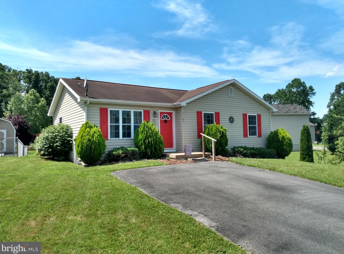 41 Orion Pl, Martinsburg, WV 25404-3585