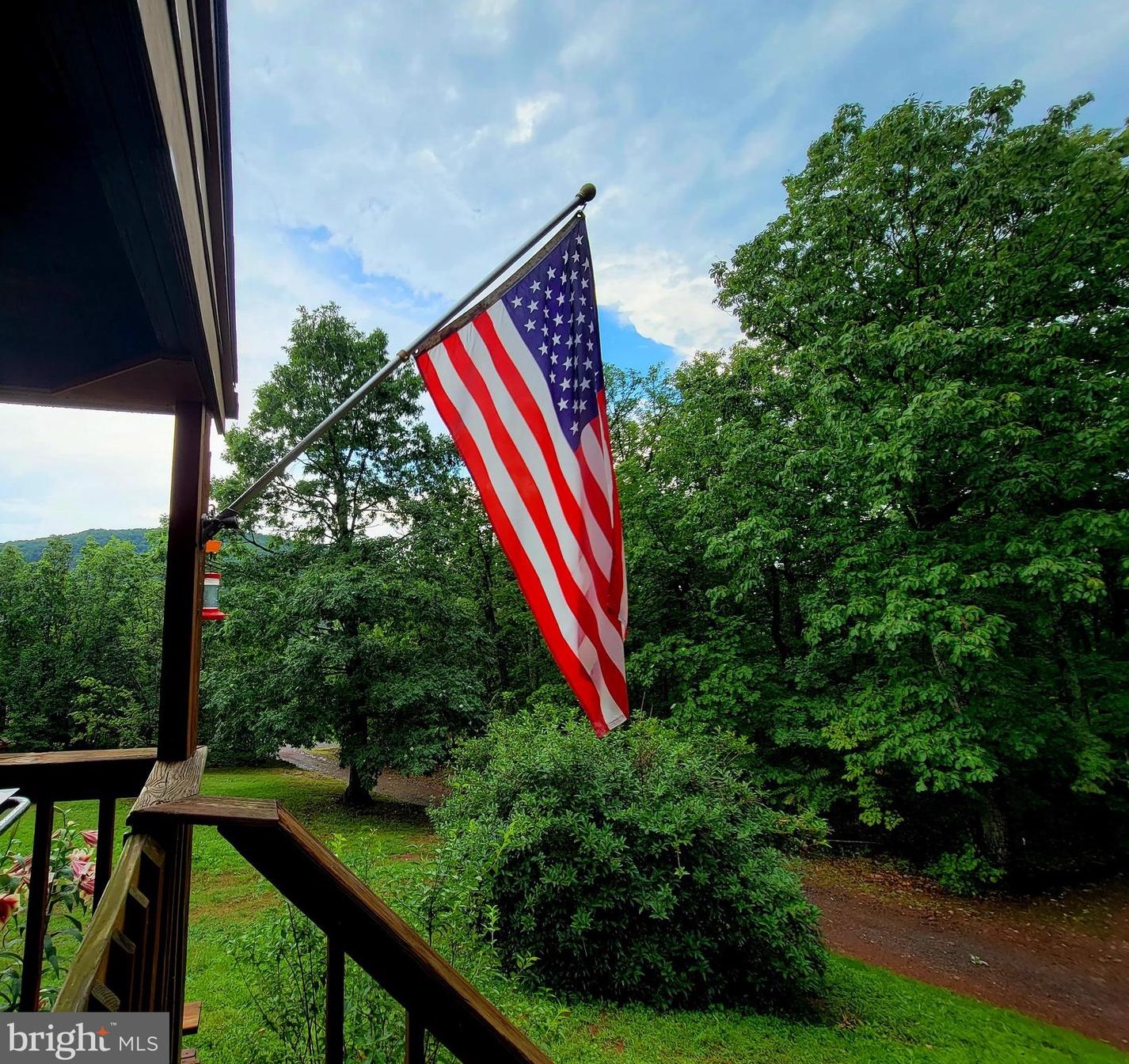 783 Peewee Ln, Glengary, WV 25421