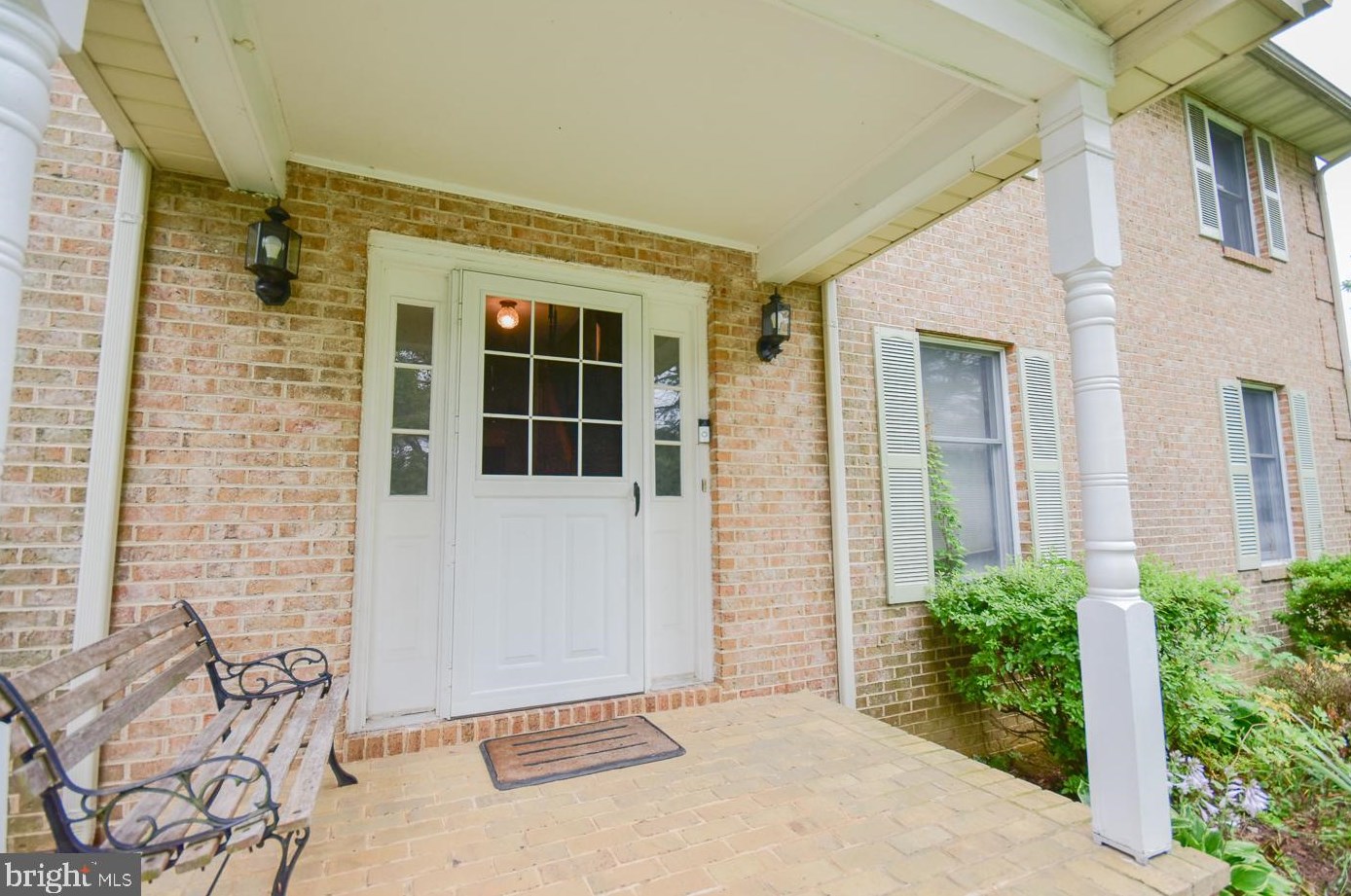 316 Tufts Ln, Falling Waters, WV 25419