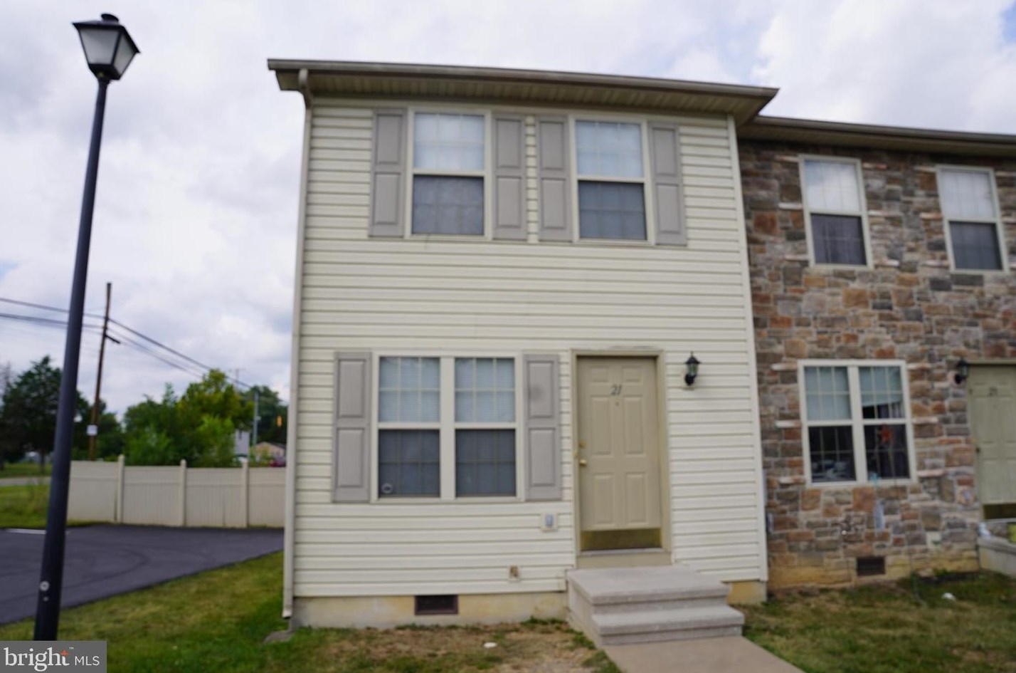 21 Genesis Dr, Inwood, WV 25428