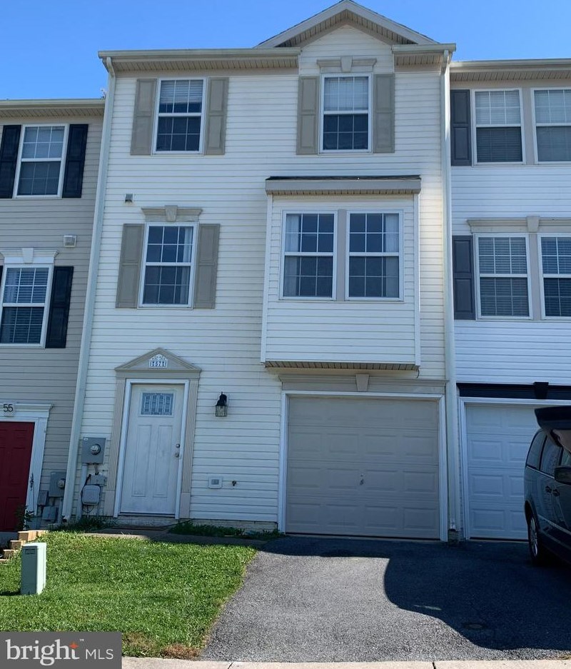 57 Thornberry Dr, Martinsburg, WV 25403-8782