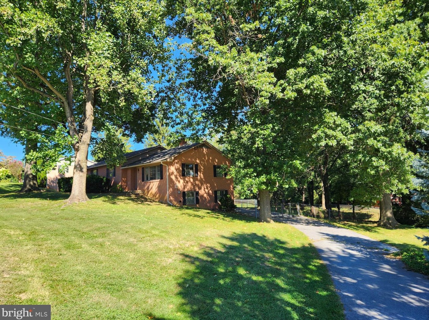 809 Honeysuckle Dr, Martinsburg, WV 25401-9201