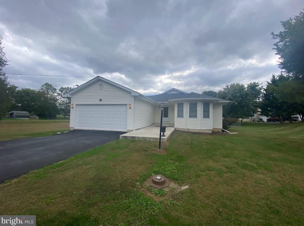 90 Pointer Way, Inwood, WV 25428-3817