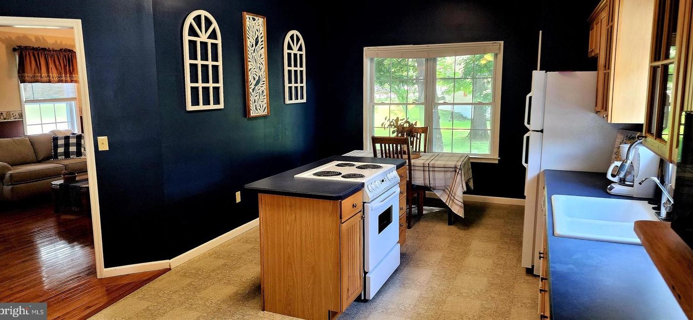 1465 Rock Clf Dr, Martinsburg WV 25401-3278 exterior