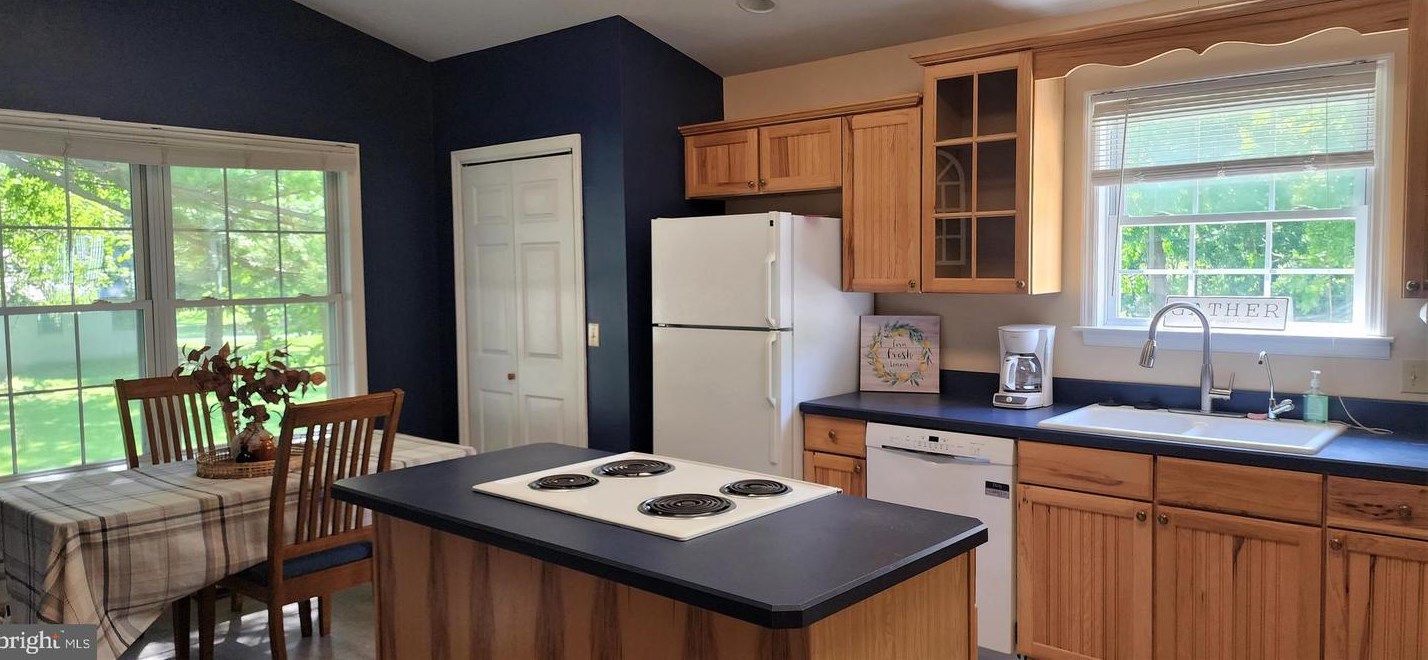 1465 Rock Clf Dr, Martinsburg WV 25401-3278 exterior