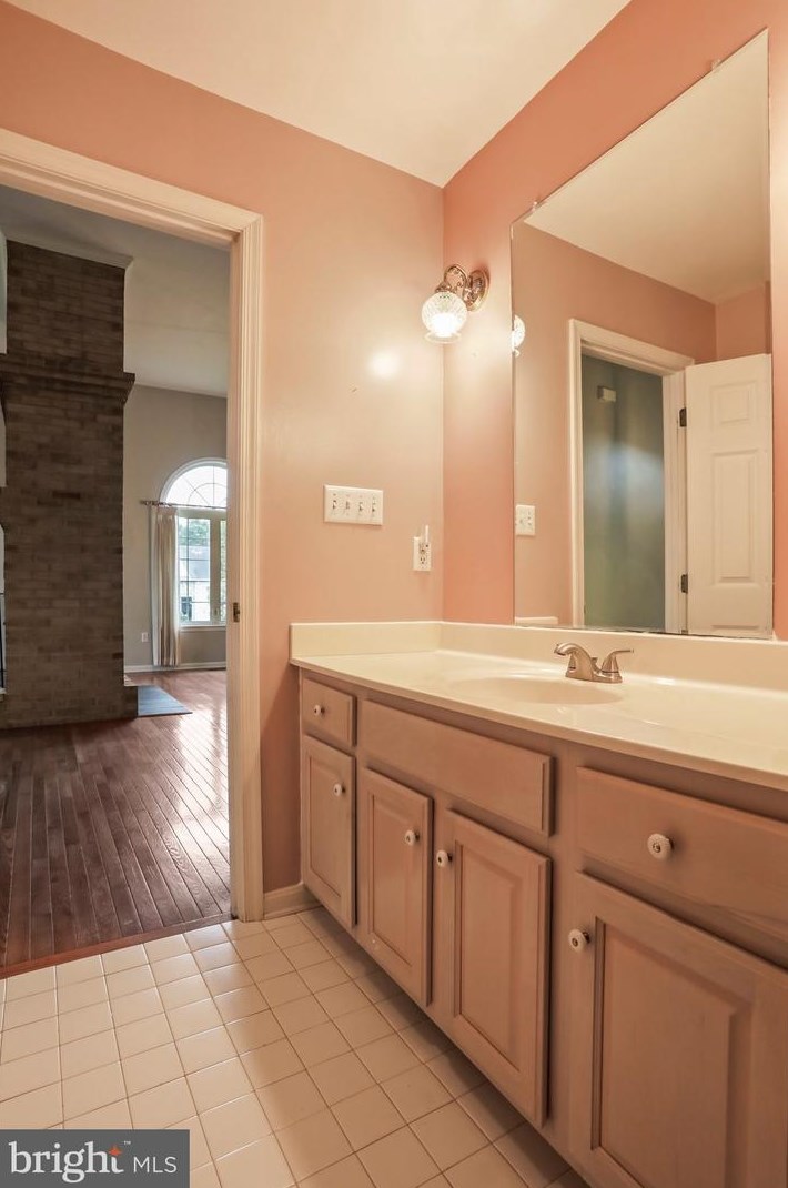 956 Caledonia Dr, Martinsburg WV 25405-5737 exterior