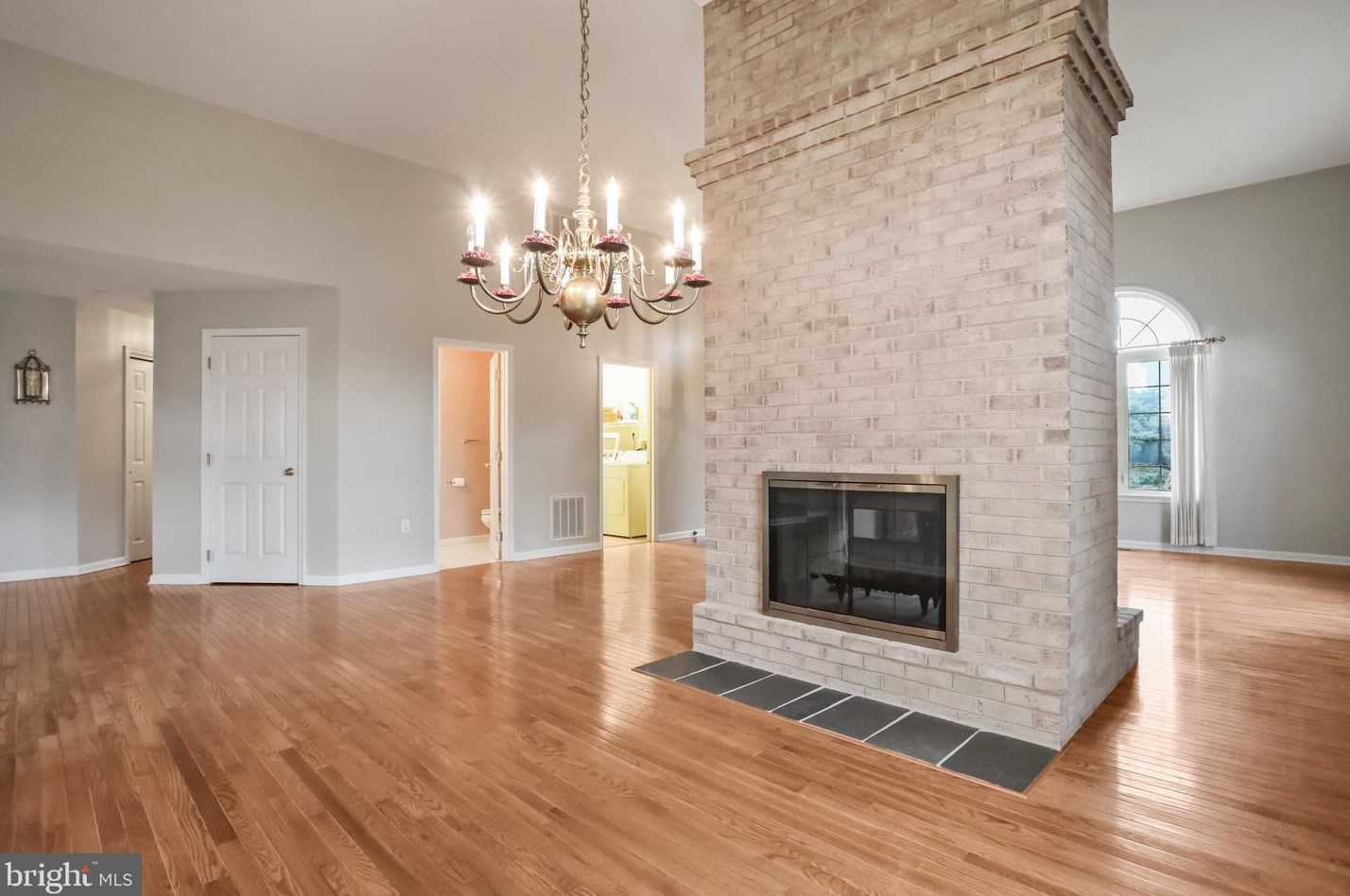 956 Caledonia Dr, Martinsburg WV 25405-5737 exterior