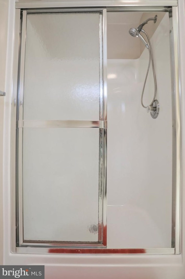 956 Caledonia Dr, Martinsburg WV 25405-5737 exterior