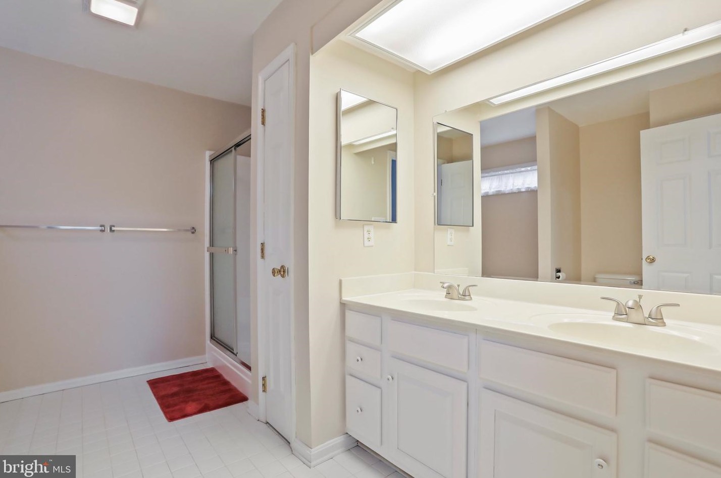 956 Caledonia Dr, Martinsburg WV 25405-5737 exterior