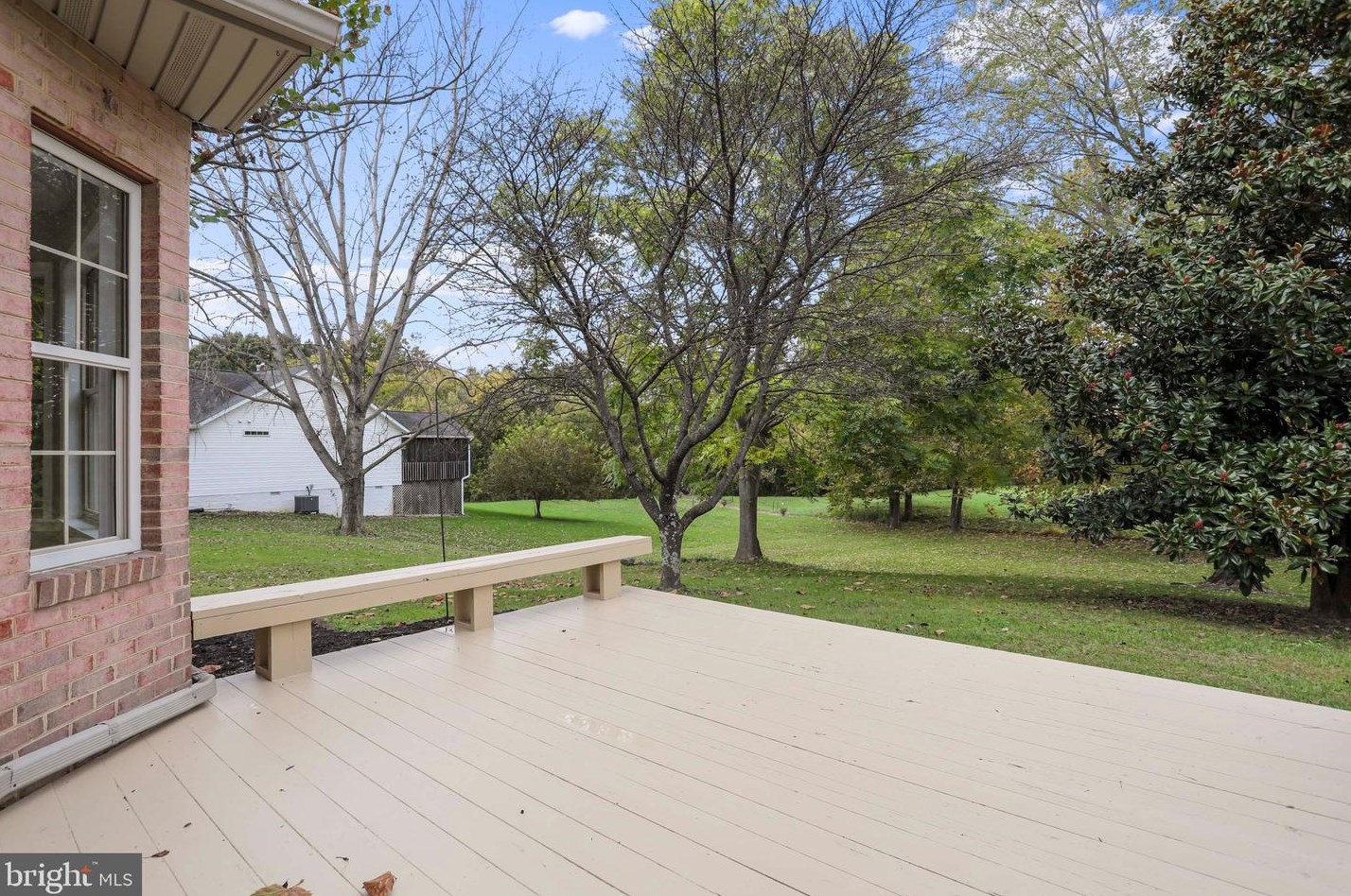 956 Caledonia Dr, Martinsburg WV 25405-5737 exterior