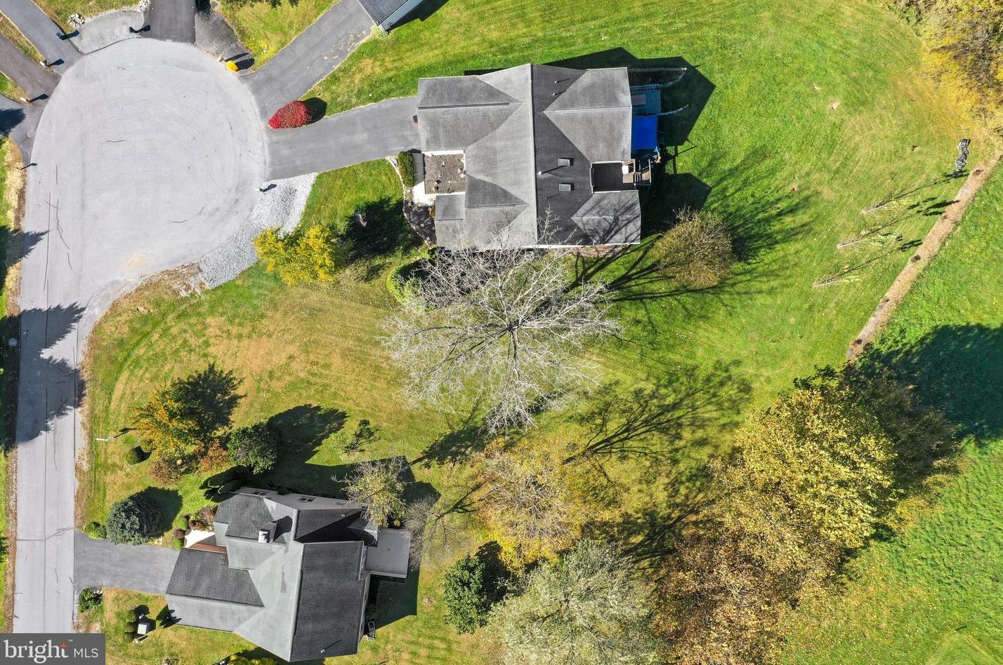 956 Caledonia Dr, Martinsburg WV 25405-5737 exterior