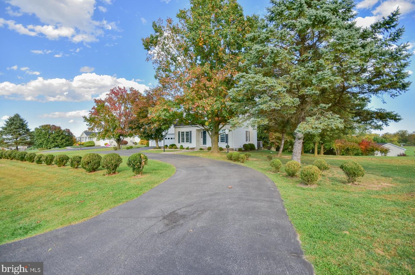 34 Renaissance Dr, Martinsburg, WV 25403-1200
