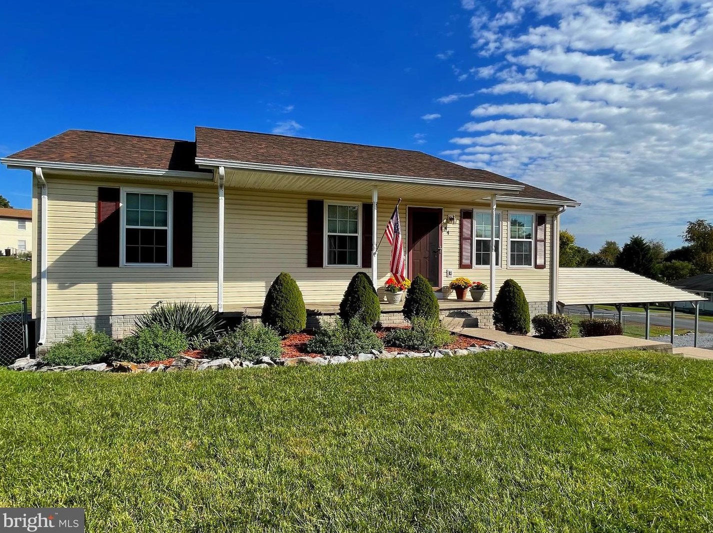 44 Prairie Ln, Martinsburg, WV 25404-5691
