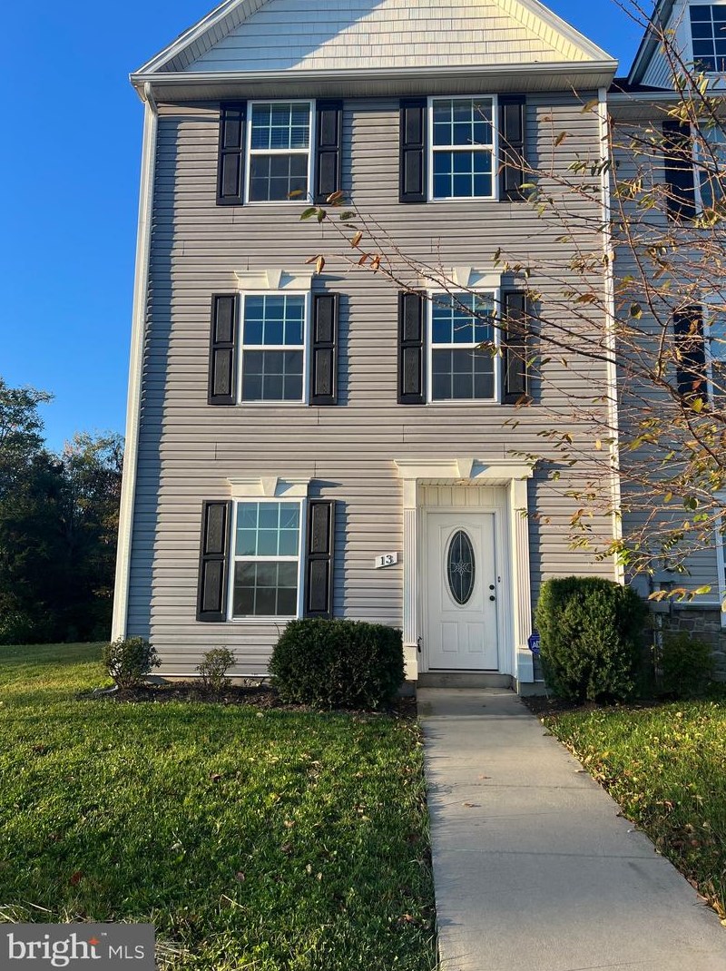 13 Envy Ct, Inwood WV  25428-2300 exterior