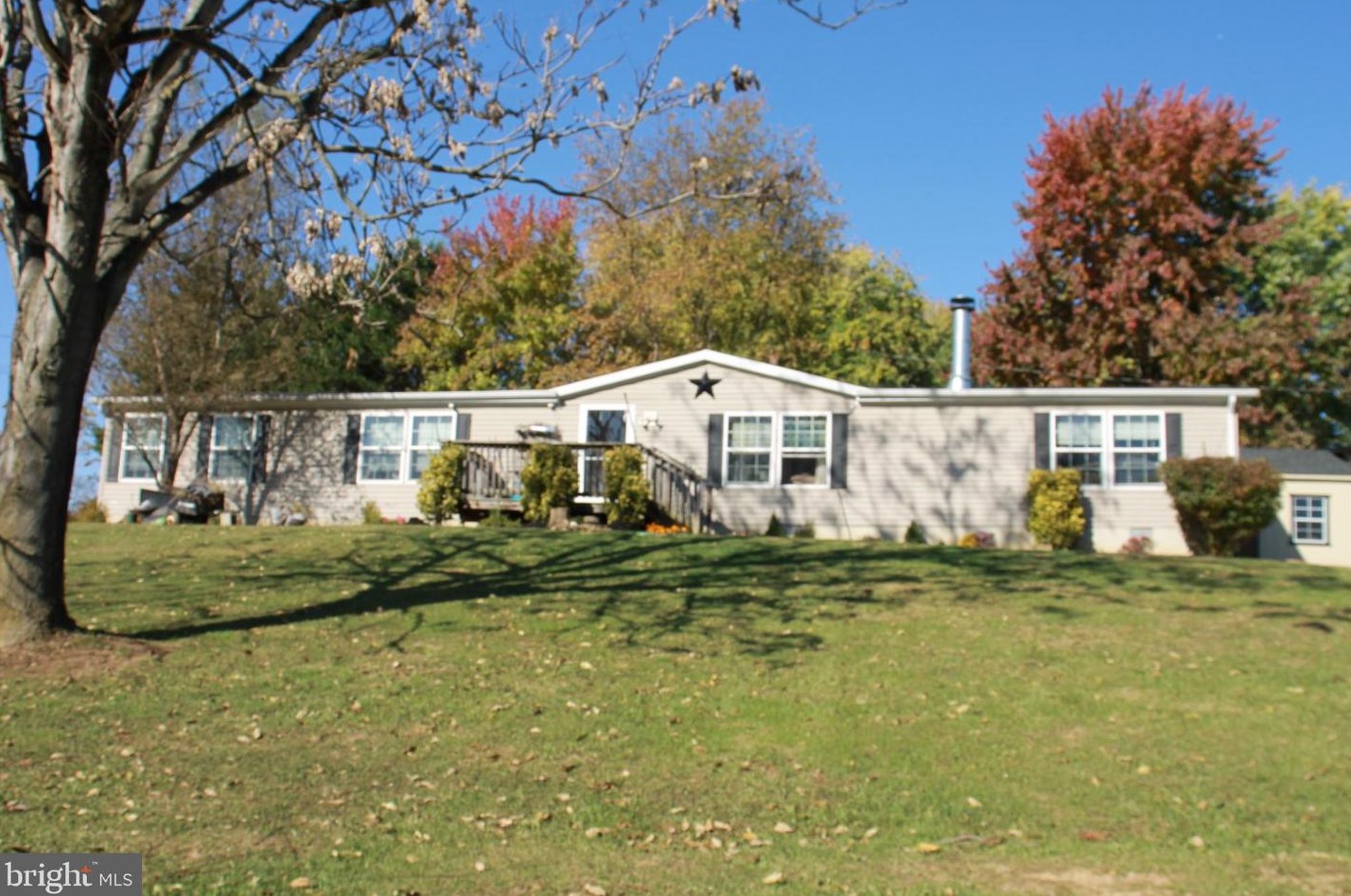 129 Rebel Dr, Falling Waters, WV 25419