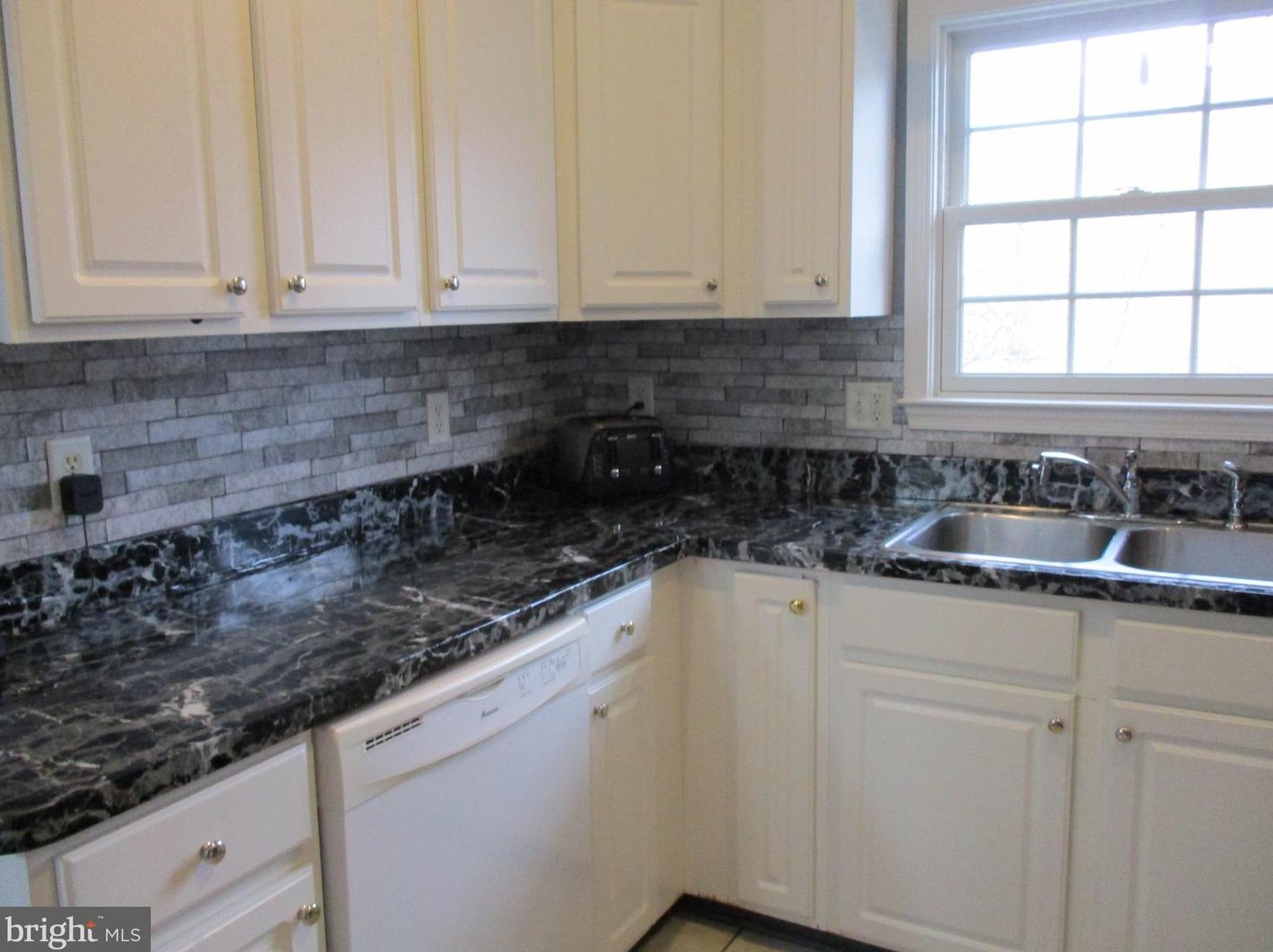 310 Talisman Dr, Martinsburg WV  25403-2284 exterior