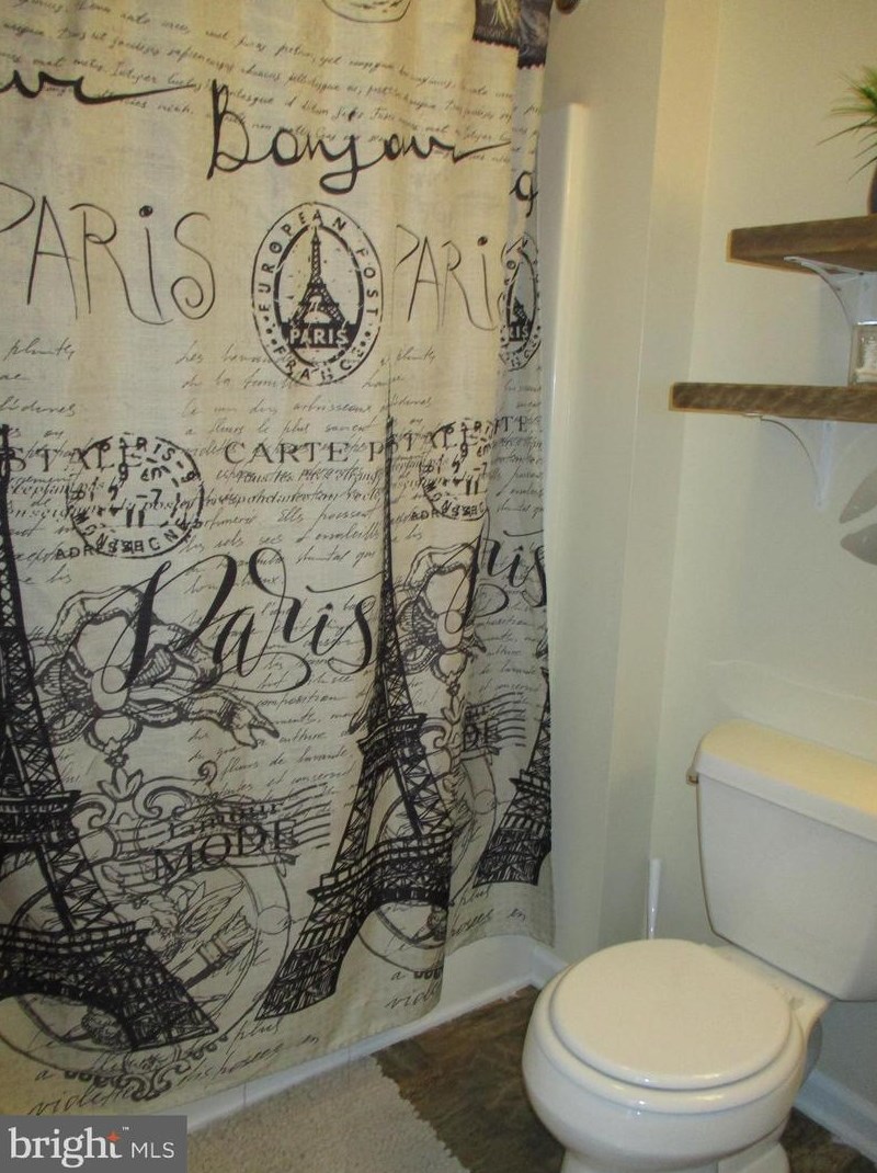 310 Talisman Dr, Martinsburg WV  25403-2284 exterior