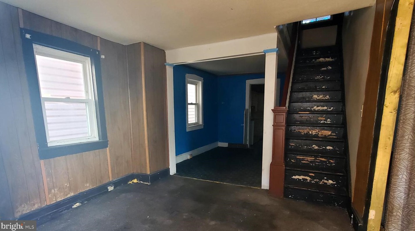 719 2nd St, Martinsburg, WV 25404-4618