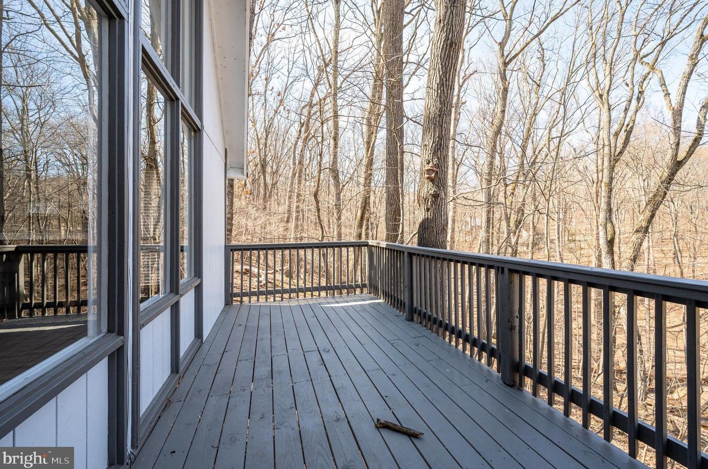 993 The Woods Rd, Hedgesville, WV 25427