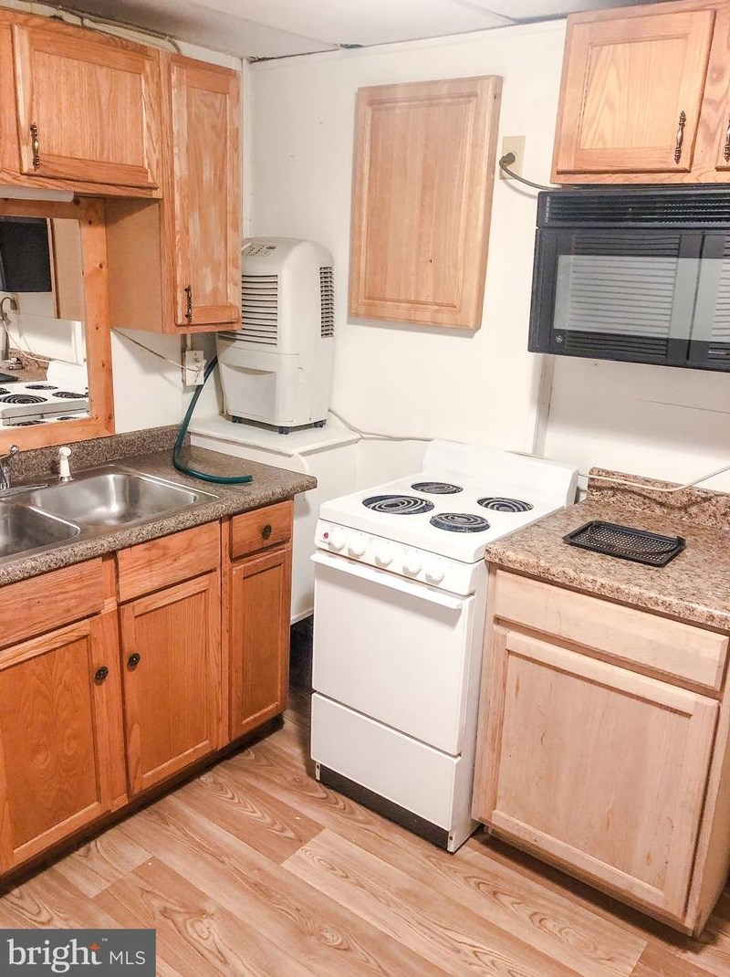 2919 Mountain Lake Rd, Hedgesville, WV 25427