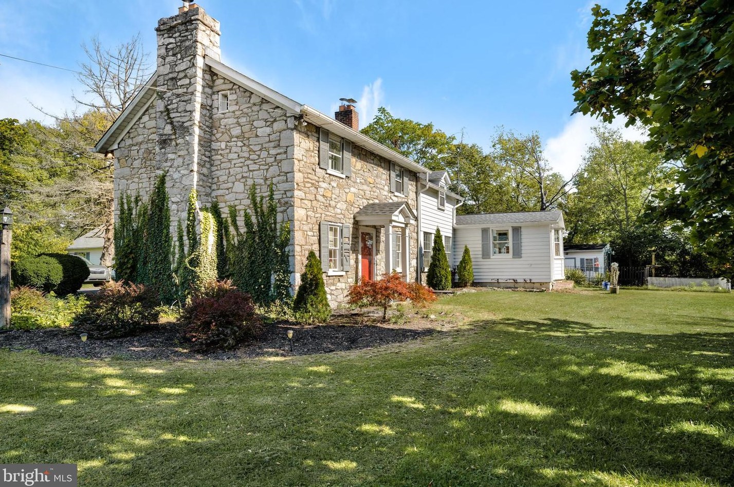 6127 Winchester Ave, Inwood WV  25428-4510 exterior