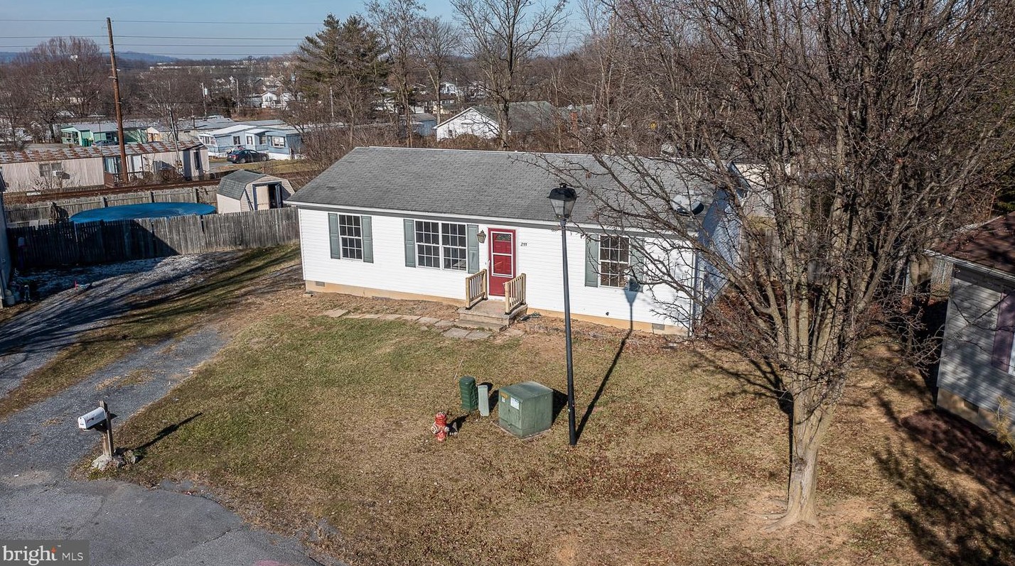 255 Midnoon Dr, Martinsburg, WV 25404-8646