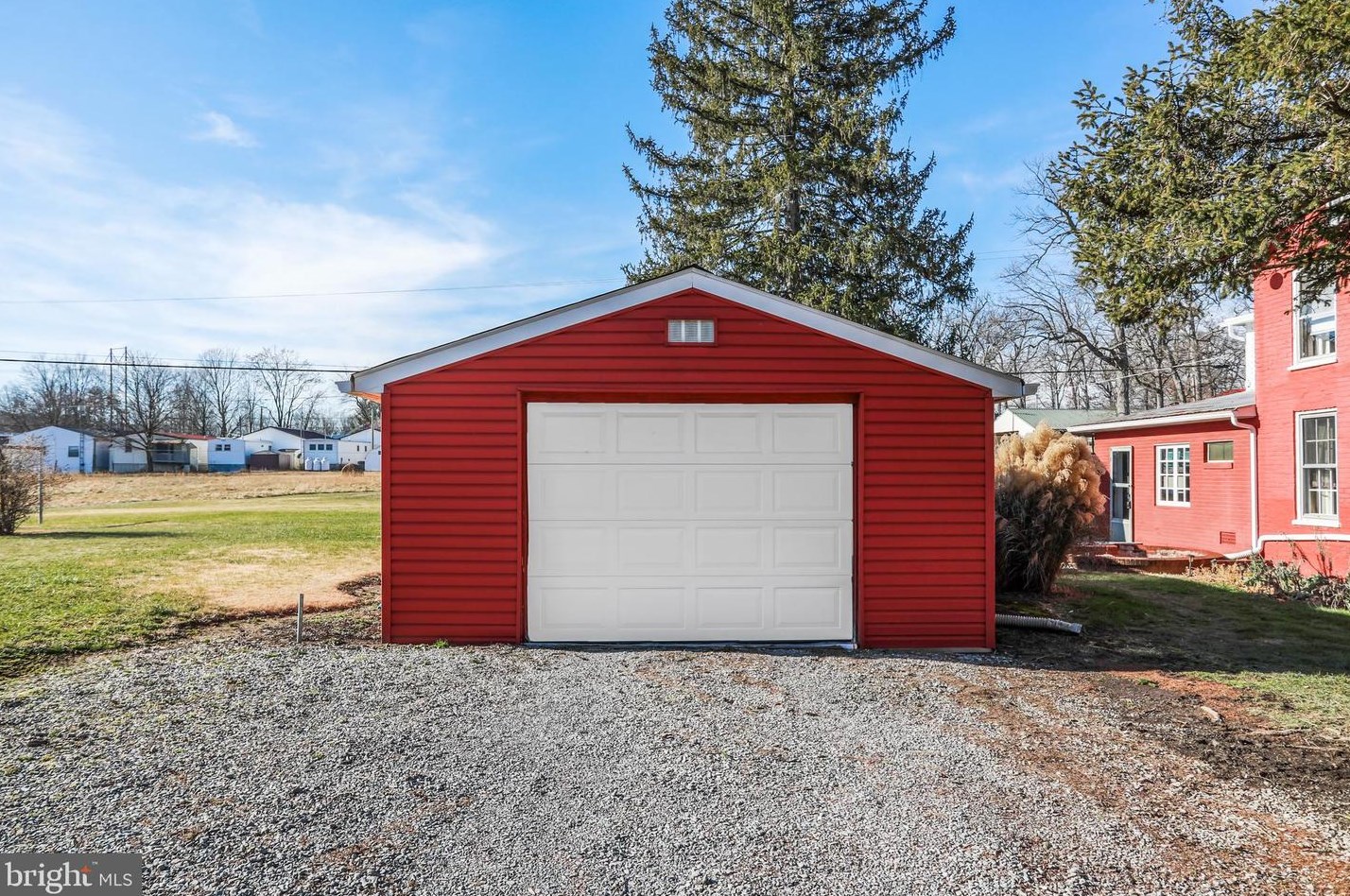 188 Smaltz Dr, Falling Waters, WV 25419