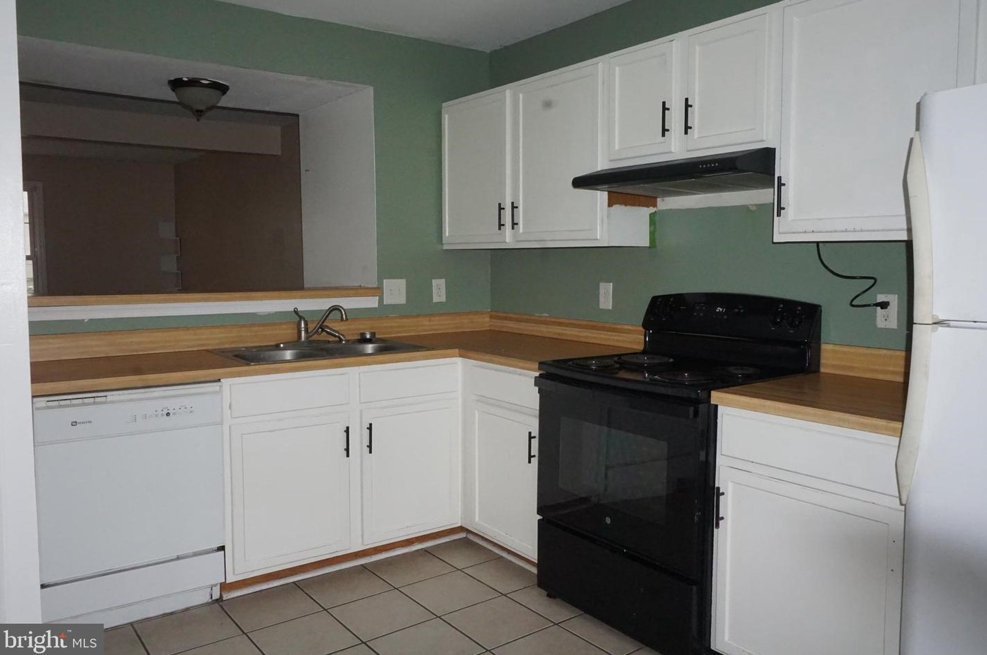 156 Lee St, Martinsburg, WV 25404-4922