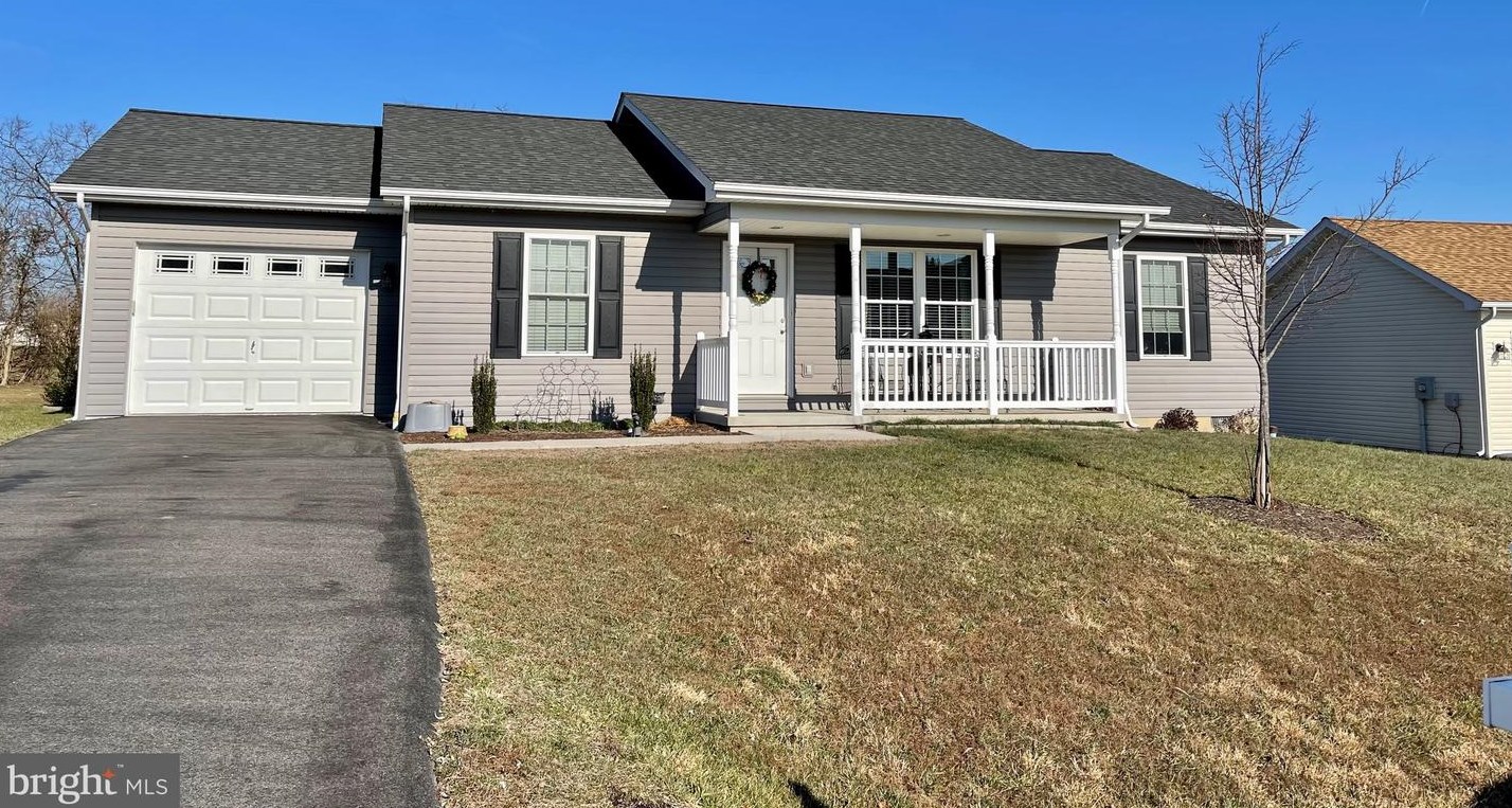 632 Ives St, Martinsburg, WV 25405-3646
