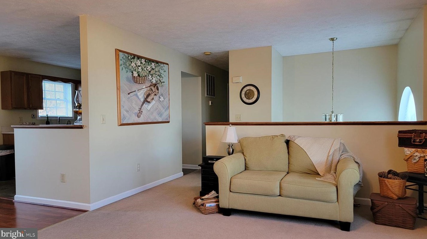 384 Universe Dr, Martinsburg, WV 25404-3491