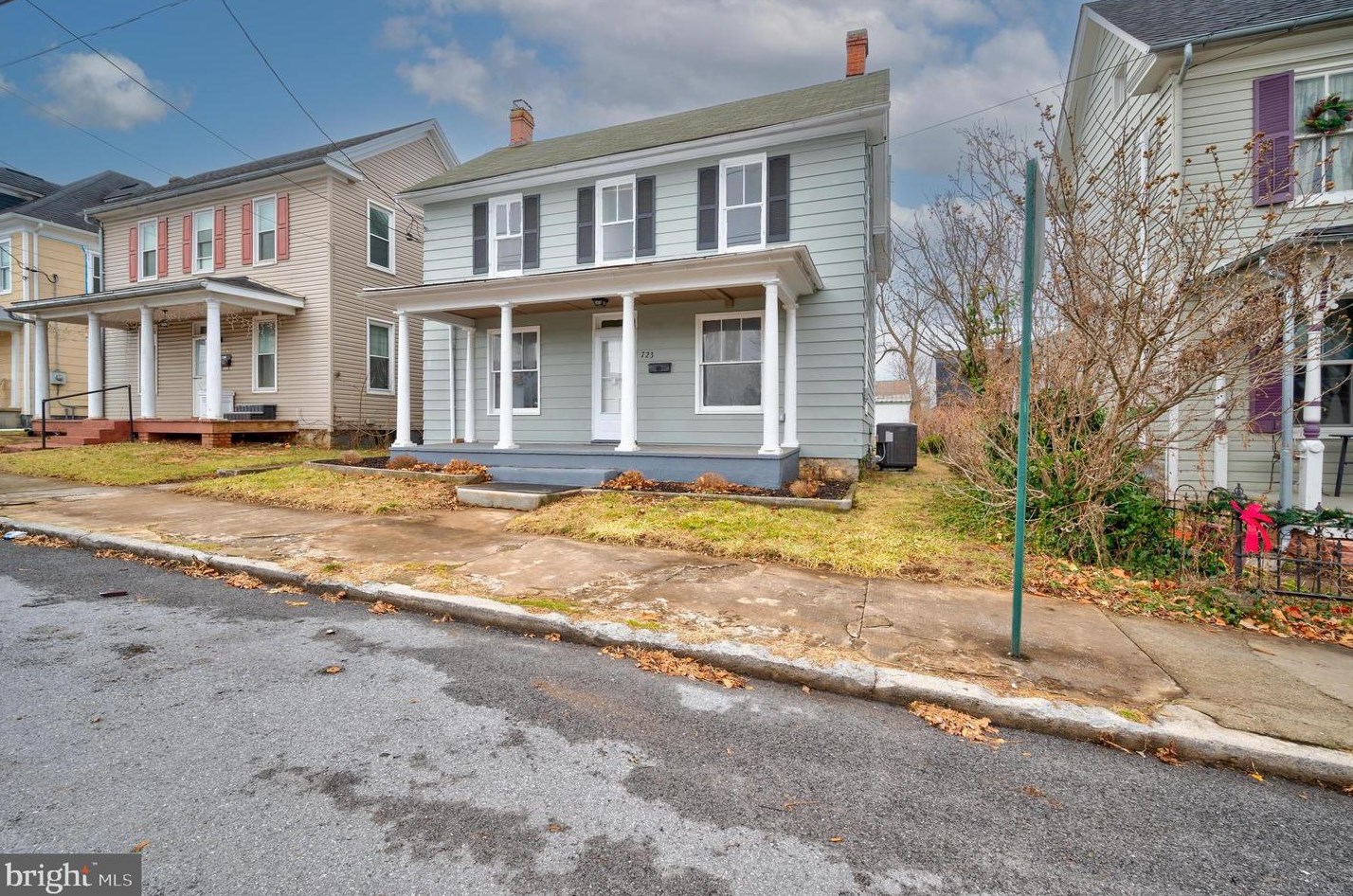 723 Raleigh St, Martinsburg, WV 25401-2145