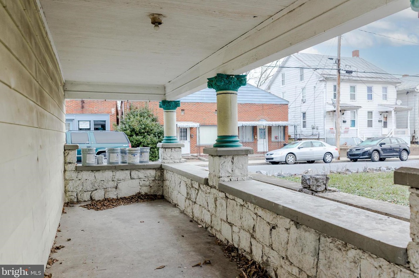 533 W Stephen St #a, Martinsburg, WV 25401