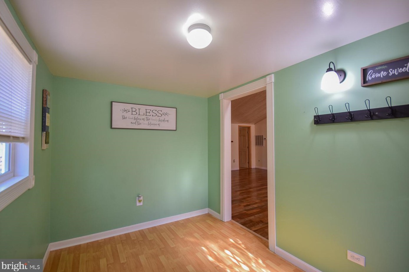 499 The Woods Rd, Hedgesville, WV 25427