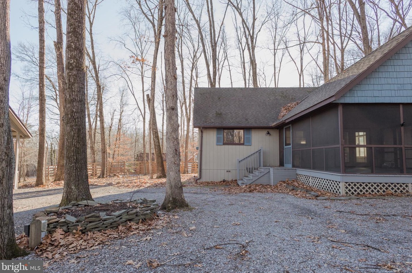 49 Pileated Woodpecker Ln, Hedgesville, WV 25427