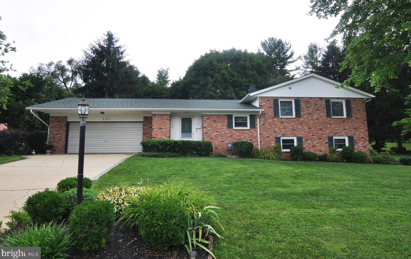 101 Delaware Ave, Martinsburg, WV 25401-2048