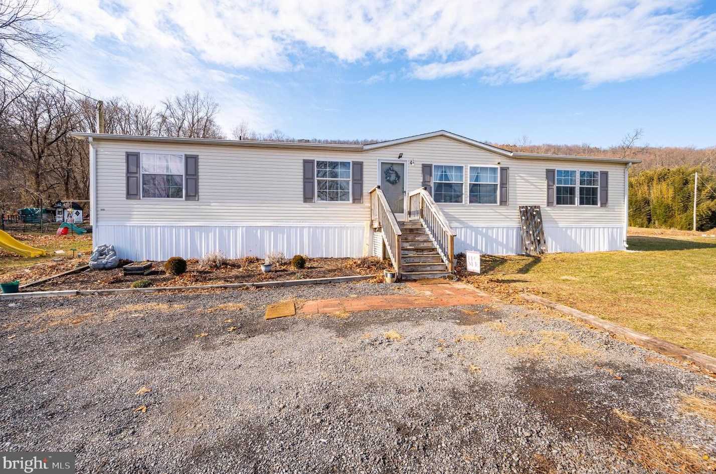 345 Loop Rd, Gerrardstown, WV 25420
