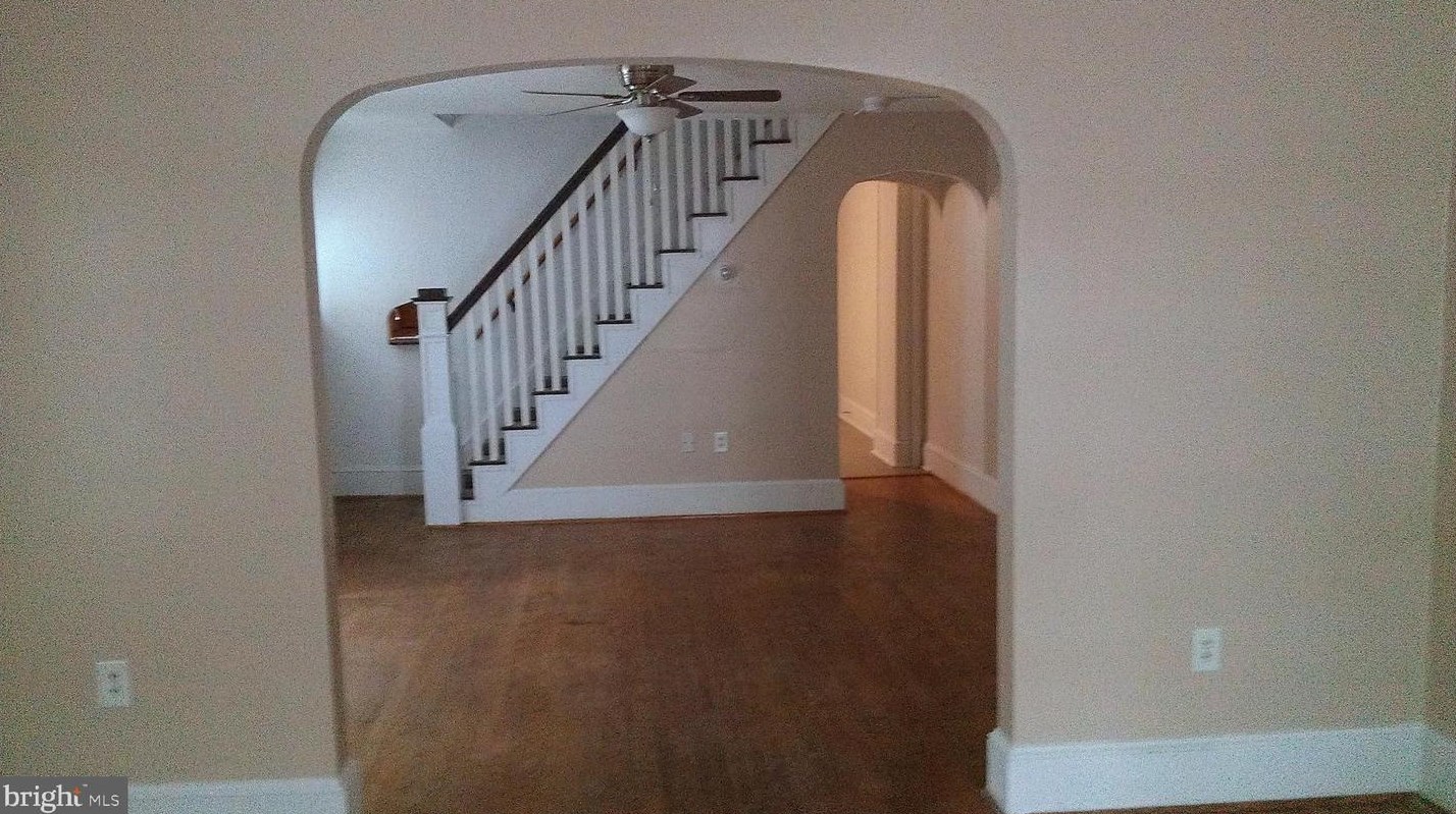 738 John St, Martinsburg, WV 25401-2204