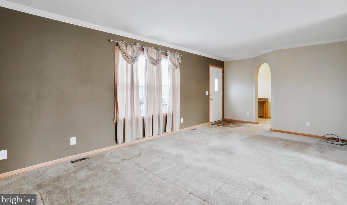 128 Miss Staci Dr, Martinsburg, WV 25404-6524