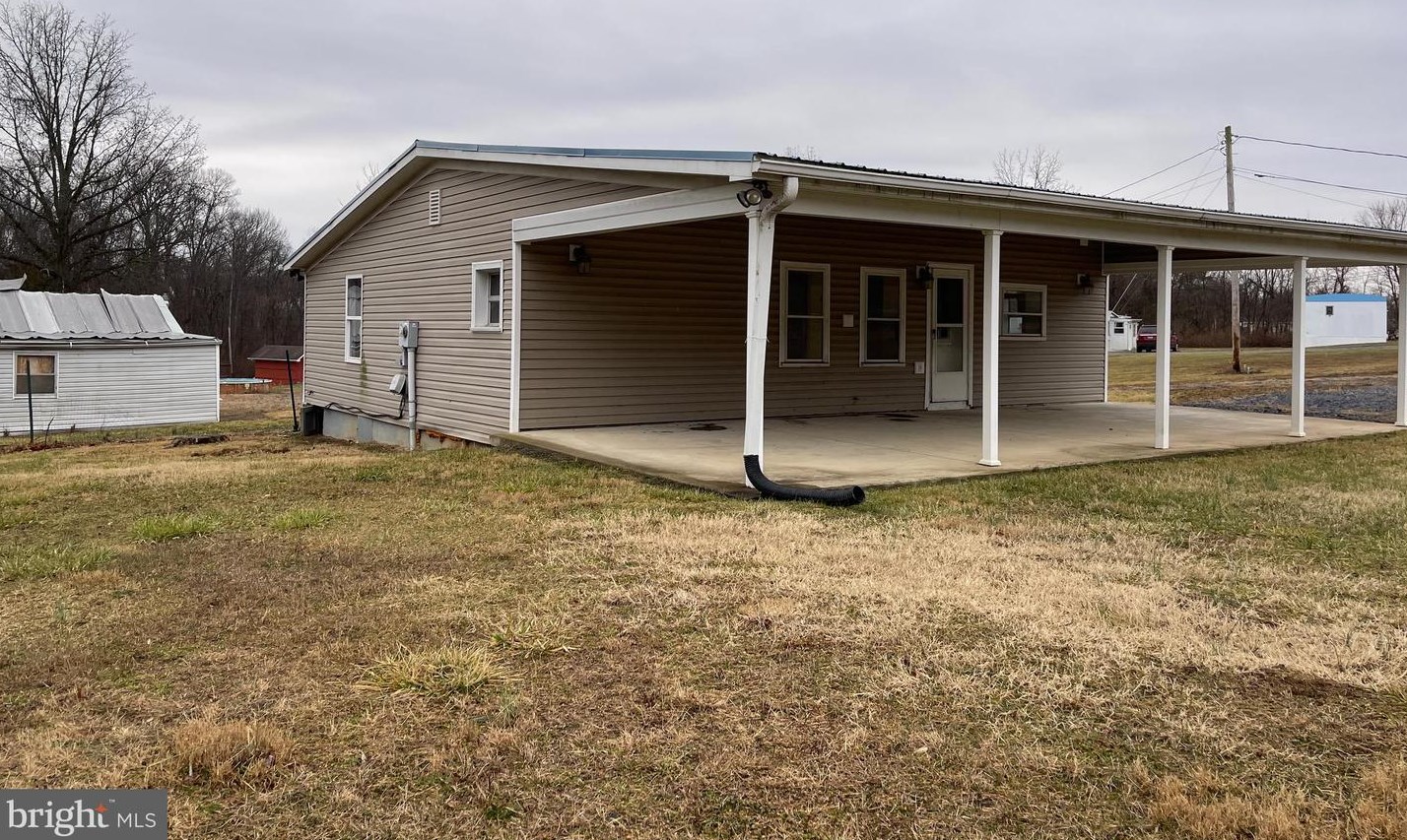 8350 Apple Harvest Dr, Gerrardstown, WV 25420