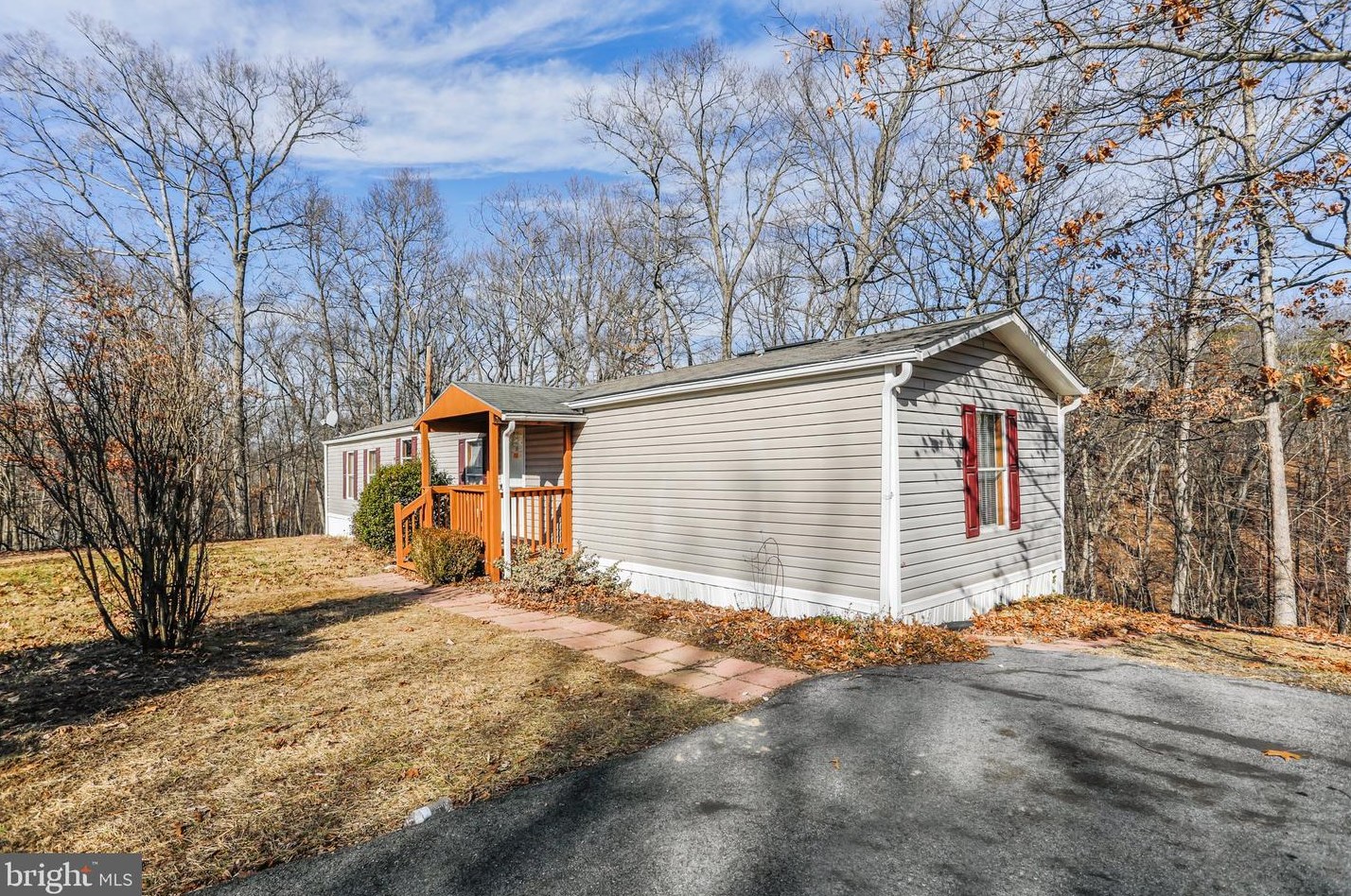 893 Mike Ashton Rd, Hedgesville, WV 25427