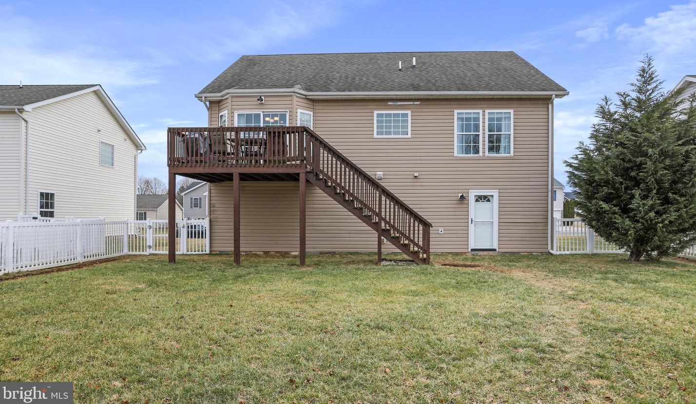 44 Aylesbury Ln, Martinsburg, WV 25403-7713