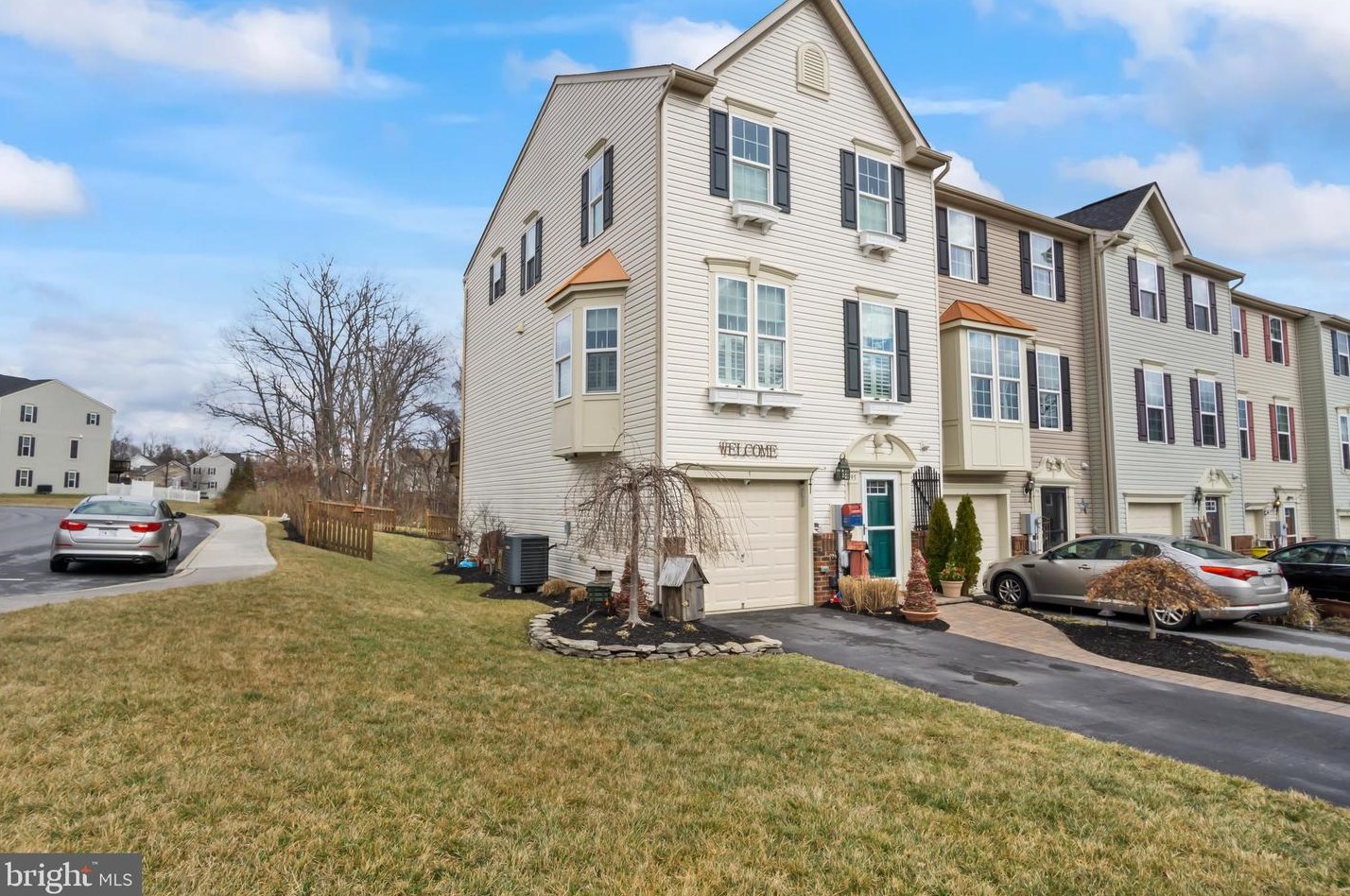 95 Gauley Riv Path, Falling Waters, WV 25419