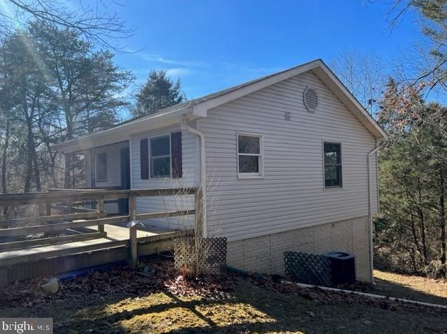 1928 Nadenbousch Ln, Inwood, WV 25428